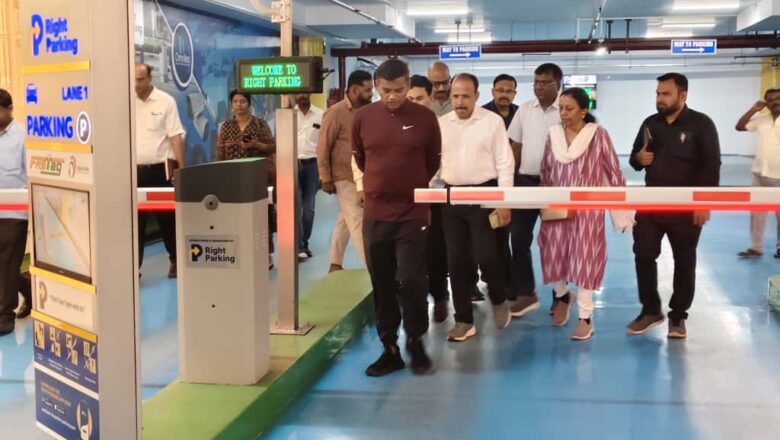 Commissioner Rajendra Cholan Reviews Freedom Park; Issues Directions for Holistic Development