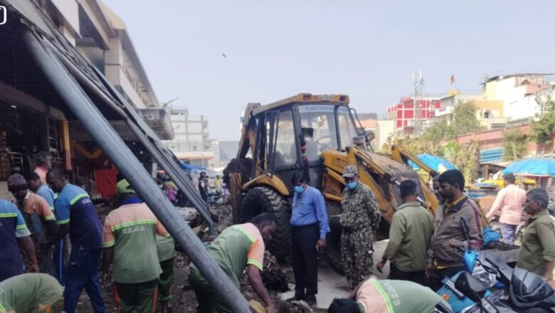 10 KM Road and Footpath Cleaning Drive: Rajendra Cholan