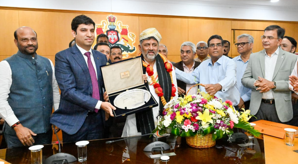CREDAI Karnataka office bearers meet CM DK Shivakumar.