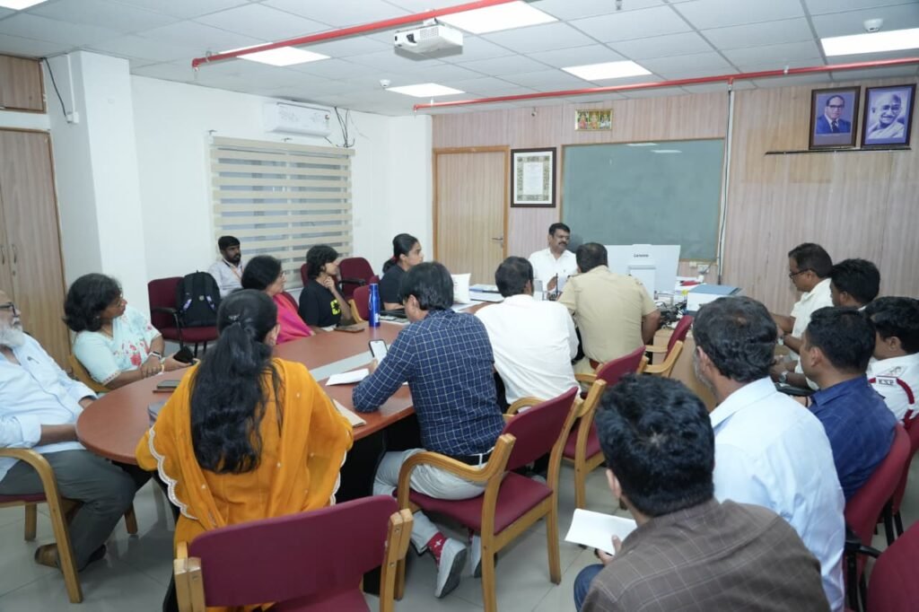 K.R. Market and surrounding areas should be cleaned: Venkatachalapathy,Additional Commissioner of Development,Bangalore Central City Corporation